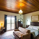Casa de Cor Rosa/Casa dos Pinheiros