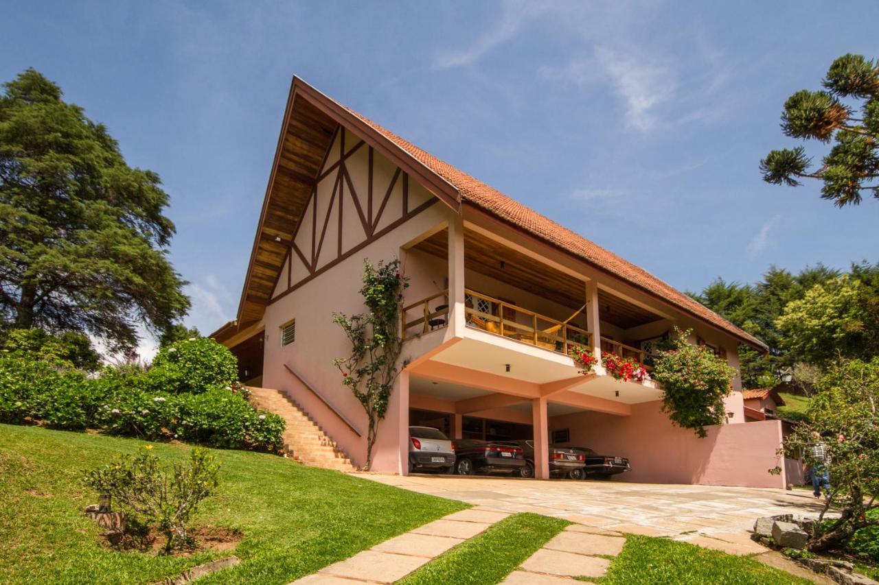 Casa De Cor Rosa Casa Dos Pinheiros *