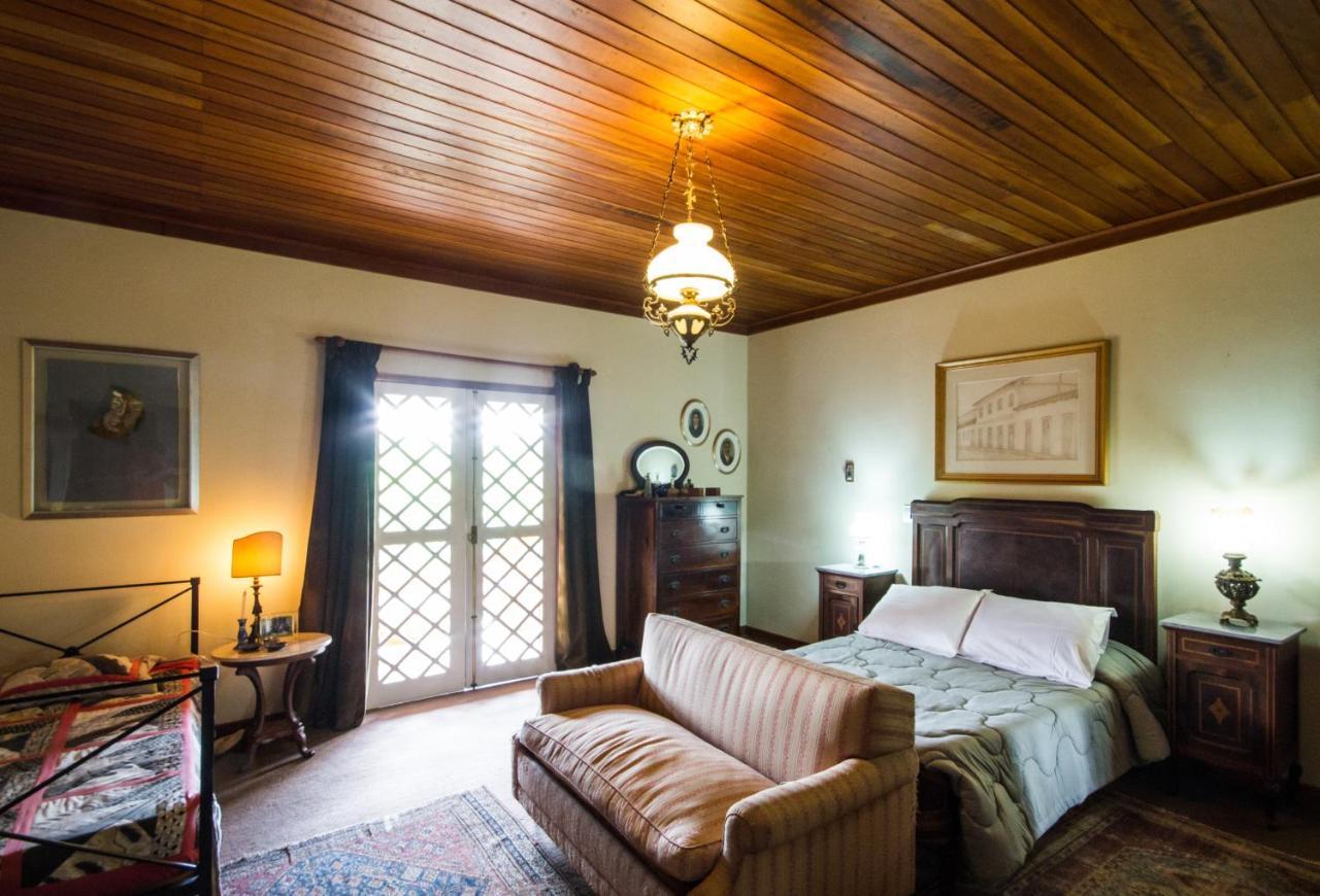 Casa de férias Casa De Cor Rosa Casa Dos Pinheiros